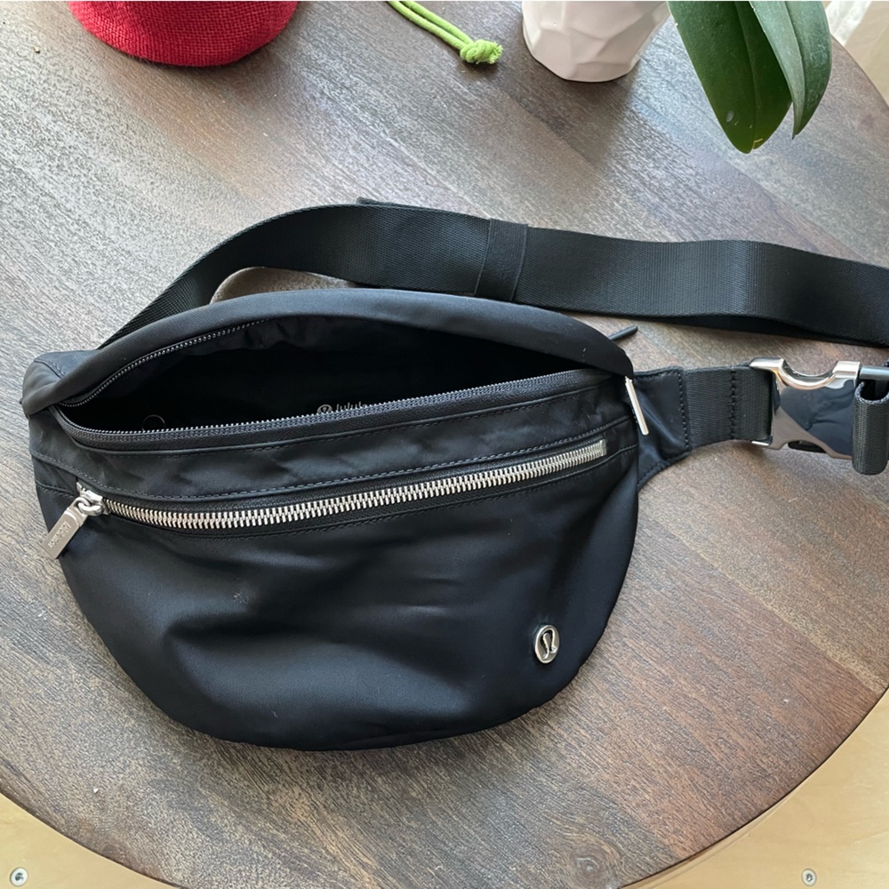 Lululemon city adventure belt bag 2.5 L